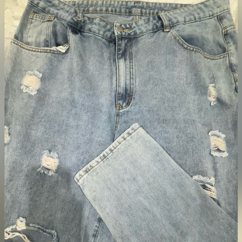 SHEIN | Slant Pocket Ripped Mom Fit Jeans